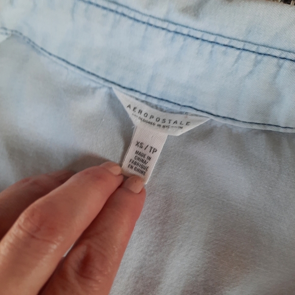 Aeropostale Long Sleeve Light Wash Chambray Shirt - Picture 2 of 7